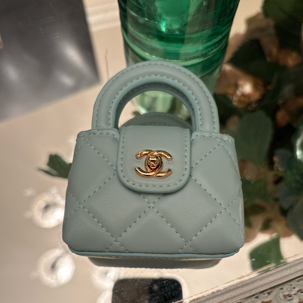 Chanel Mini VIP Bag - Picture 3 of 7